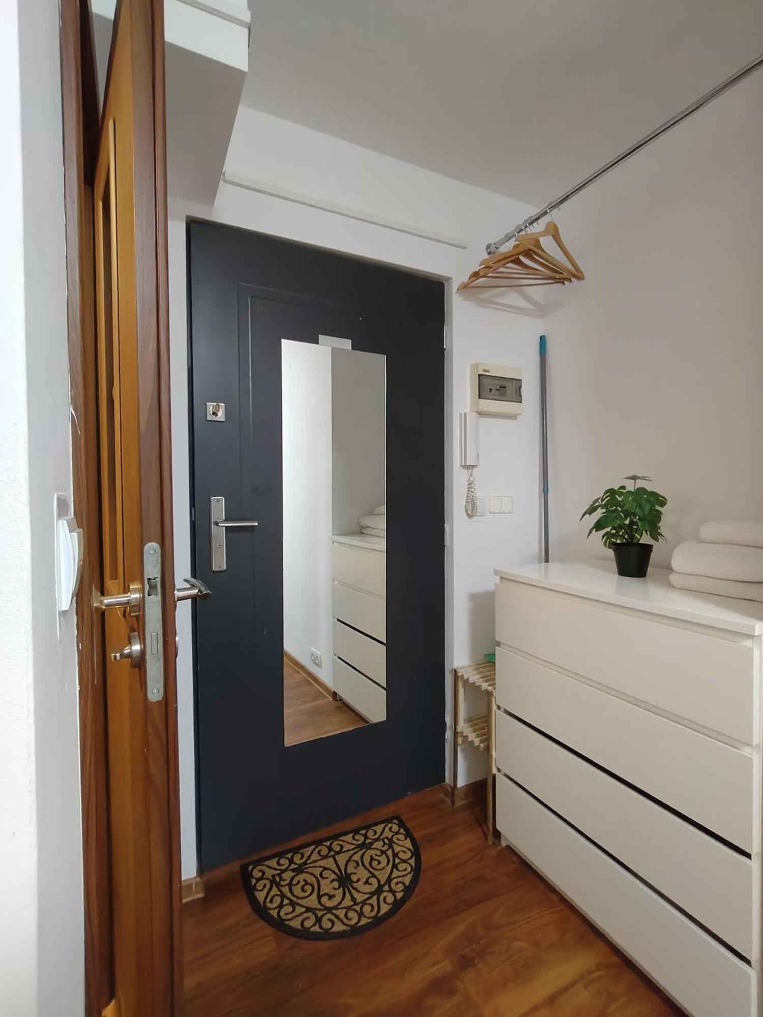 Hollidays Centrum Apartments Warsaw Exterior photo